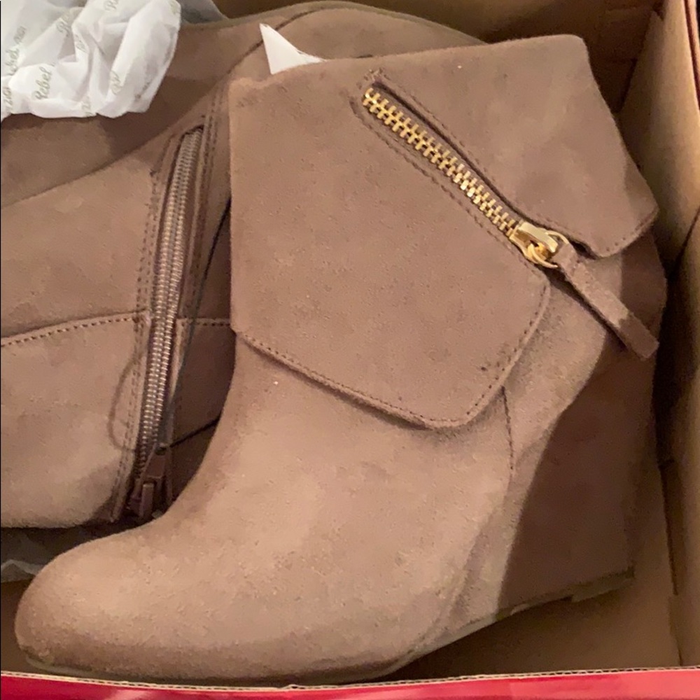Ankle boots